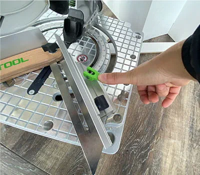 Nastavení úhlu pomocí úhelníku