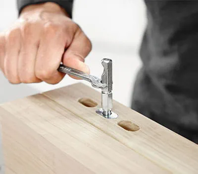 Zašroubování kotevního čepu