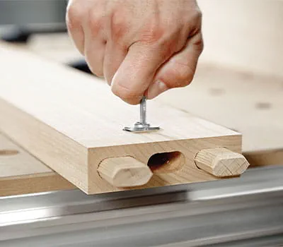 Zatlačení příčné kotvy