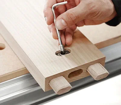 Nasazení šroubu se závitem