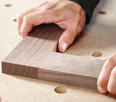 Nyní ramena rámu slepte