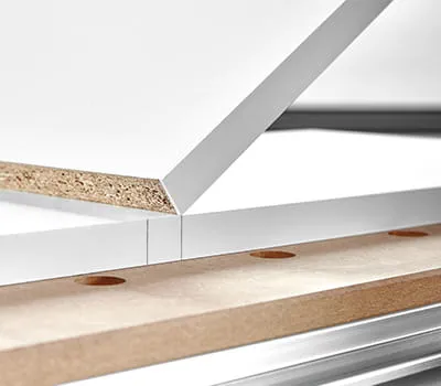 Umístění prostřední police