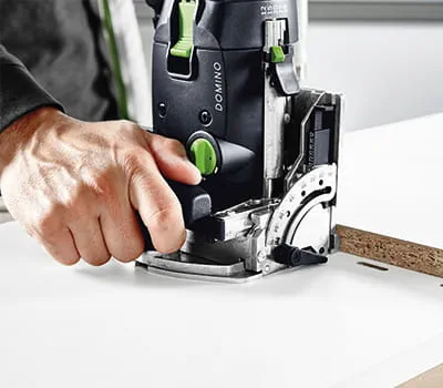 Frézování prvního otvoru pro kolík