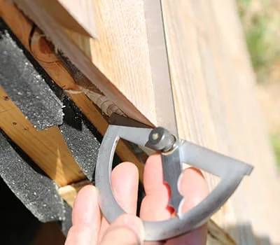 Přiložení ruční okružní pily