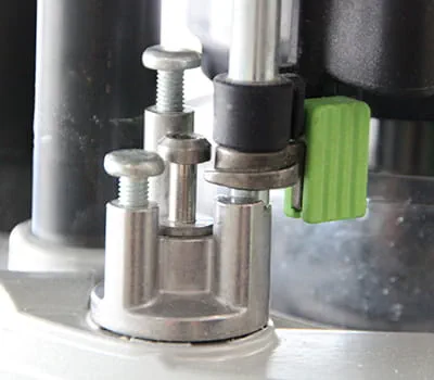 Stupňovitý doraz otočte na nejnižší nastavení