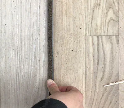 Nasadit lištu a zatlačit