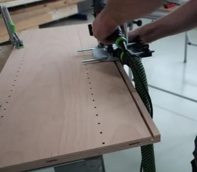 Vyfrézování drážky pro zadní stěnu