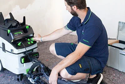 Bezprašná práce s mobilním vysavačem Festool