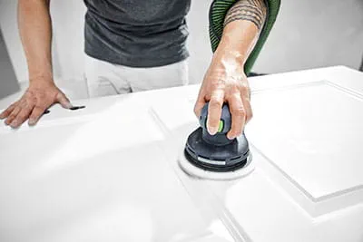 Opracování dveří excentrickou bruskou Festool ETS EC 150