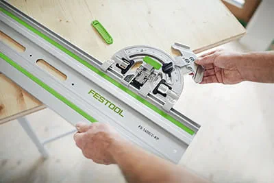 Nová vodicí lišta Festool FS 2.0 s úhlovým dorazem